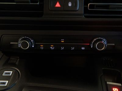 2025 Peugeot Partner