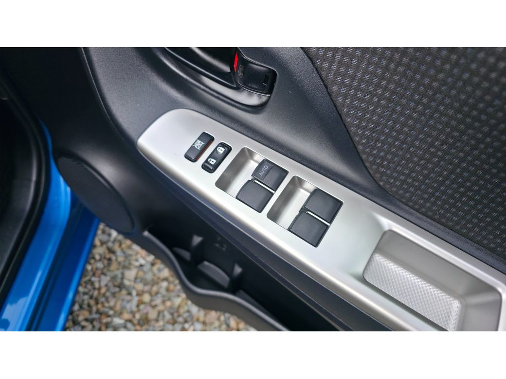 2015 Toyota Vitz