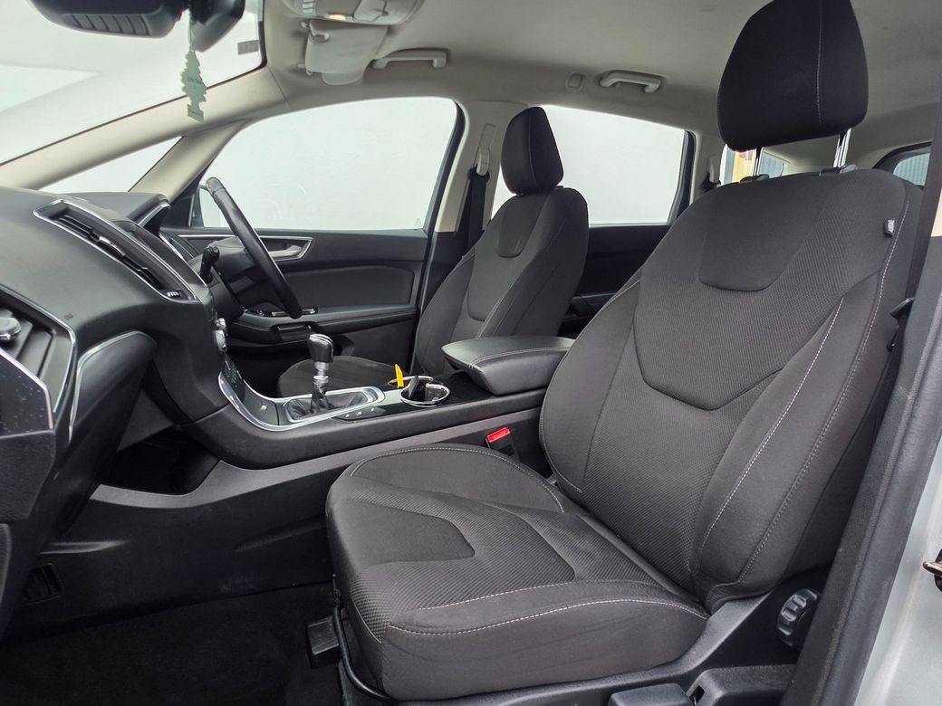 2020 Ford S-Max