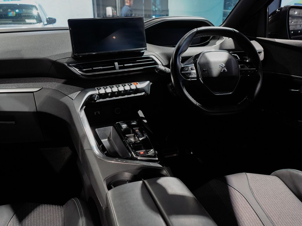 2023 Peugeot 5008
