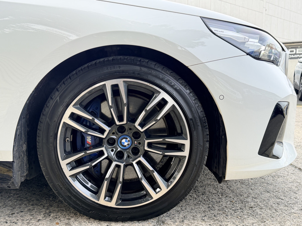 2024 BMW i5