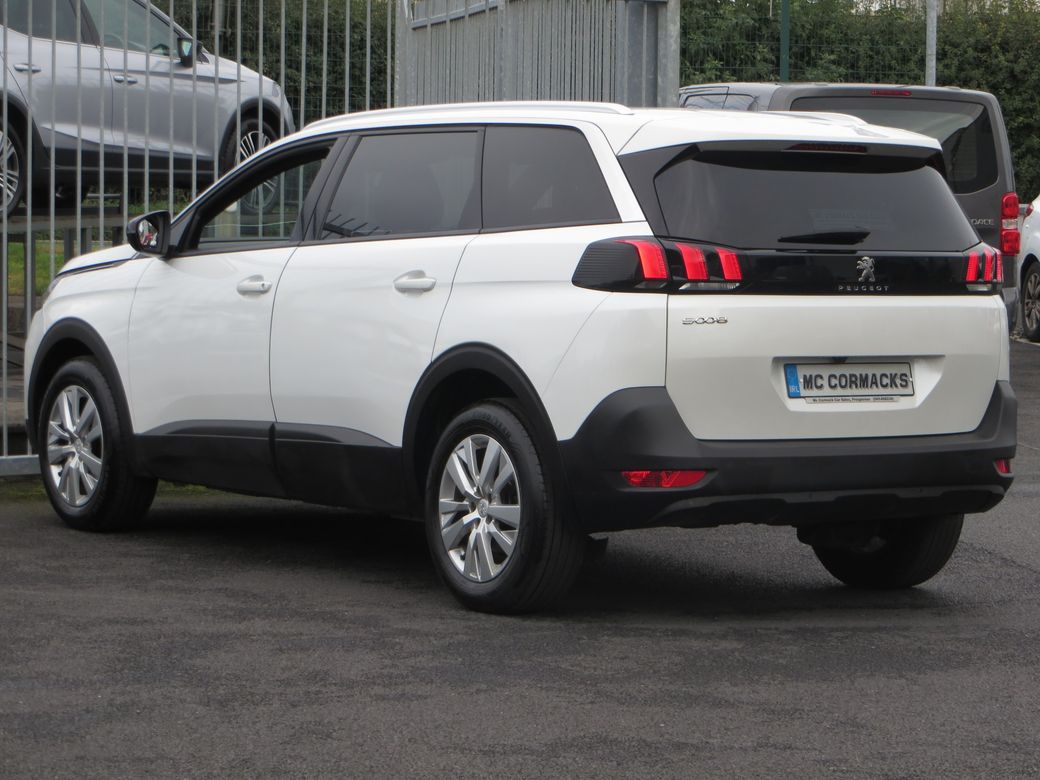 2023 Peugeot 5008