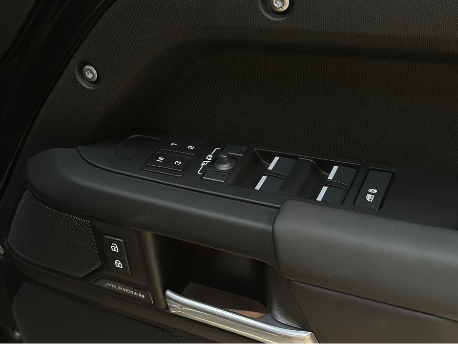 2025 Land Rover Defender