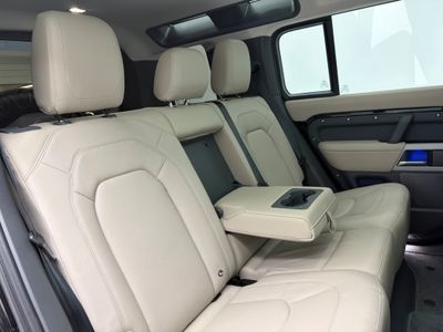 2024 Land Rover Defender 110