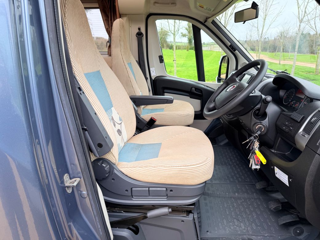 2014 AUTOTRAIL  TRACKER EKS LOW PROFILE R.H.D