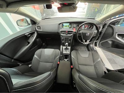 2015 Volvo V40