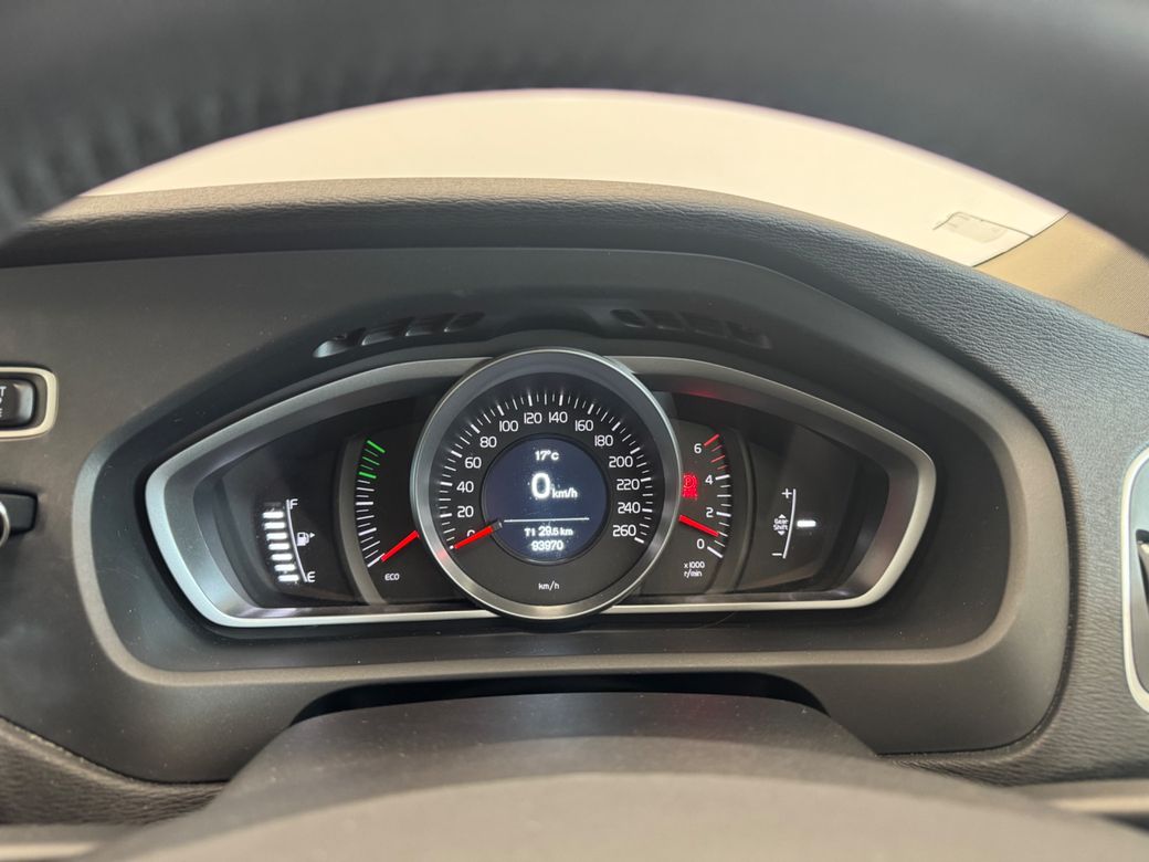 2017 Volvo V40