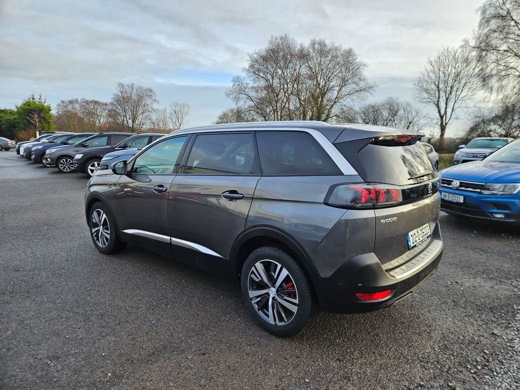 2021 Peugeot 5008