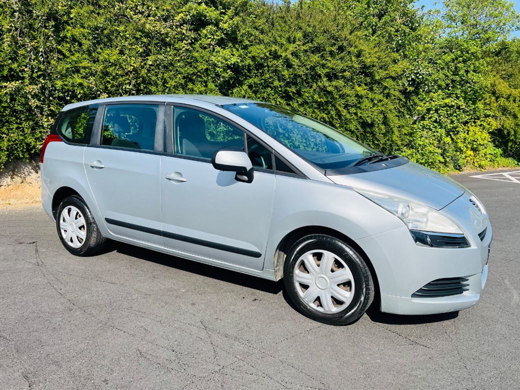 2012 Peugeot 5008