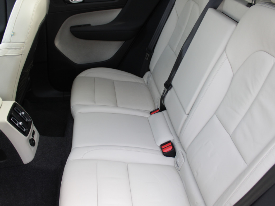 2021 Volvo XC40