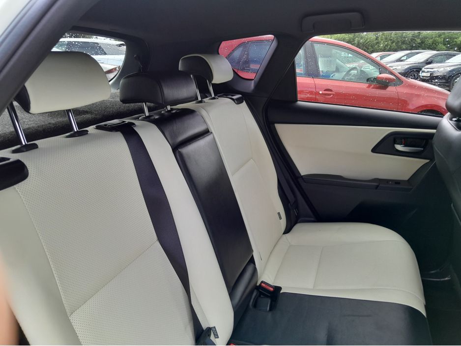 2016 Toyota Auris