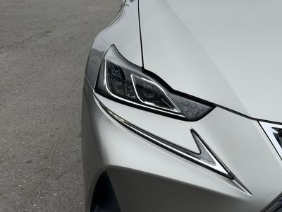 2018 Lexus IS 300h