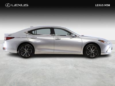 2022 Lexus ES 300h