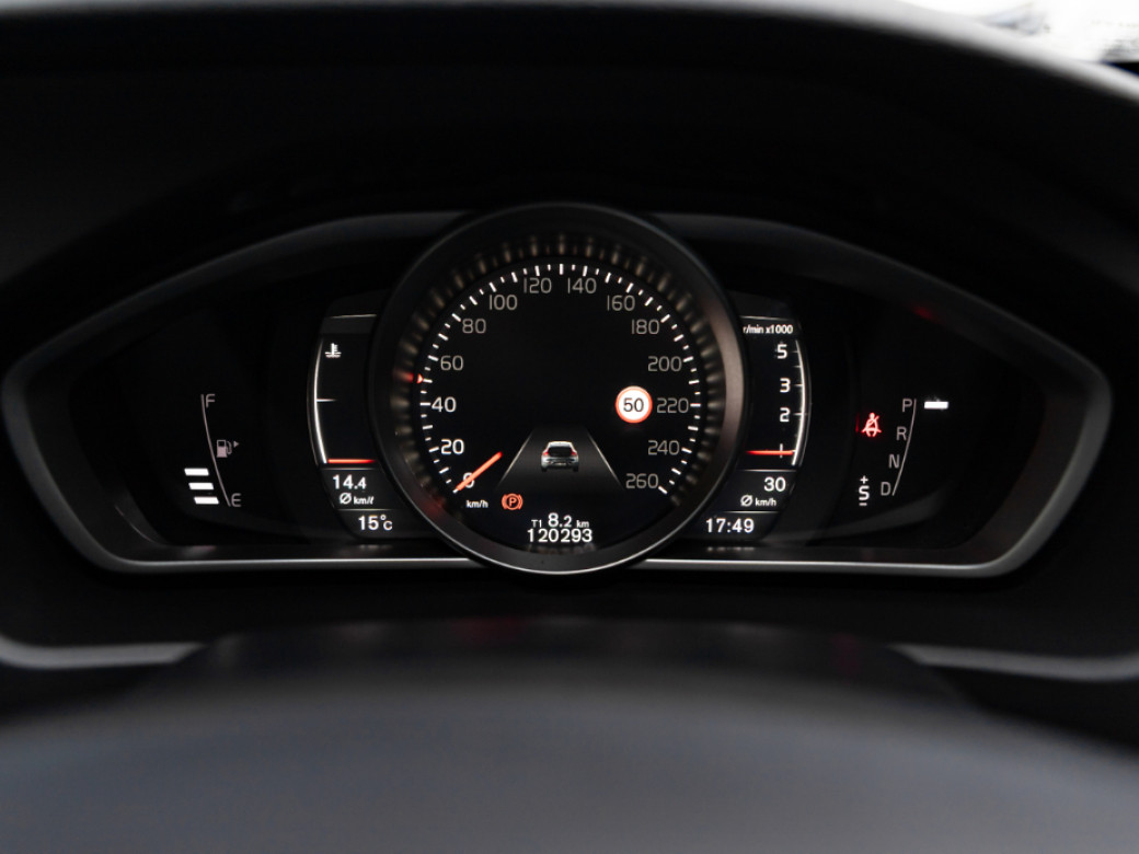 2018 Volvo V40