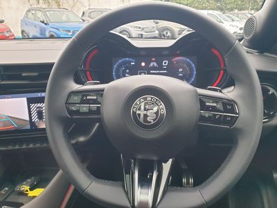 2025 Alfa Romeo Junior