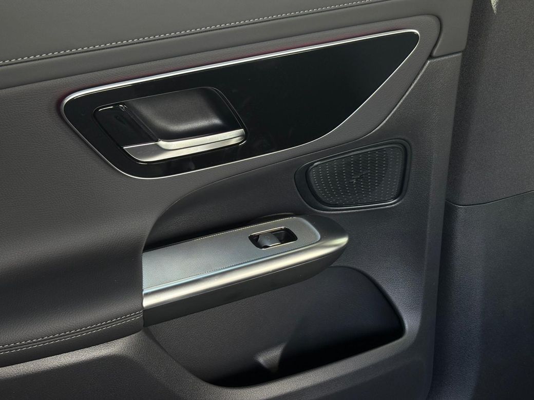 2025 Mercedes-Benz GLC Class