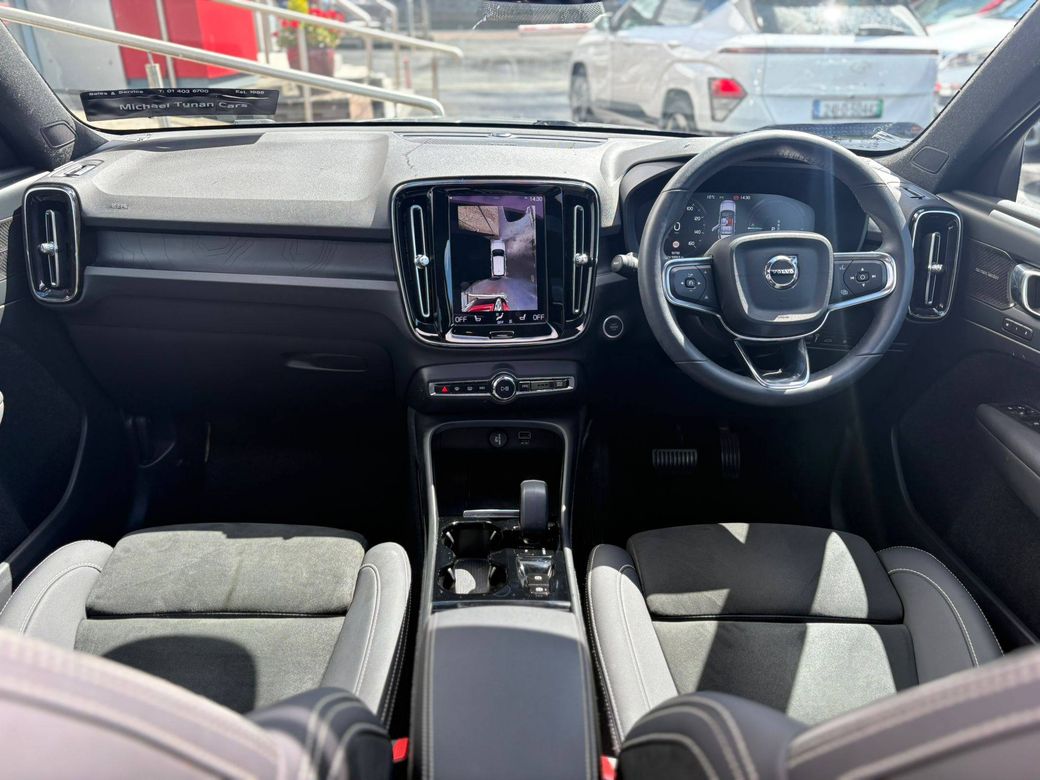 2023 Volvo XC40