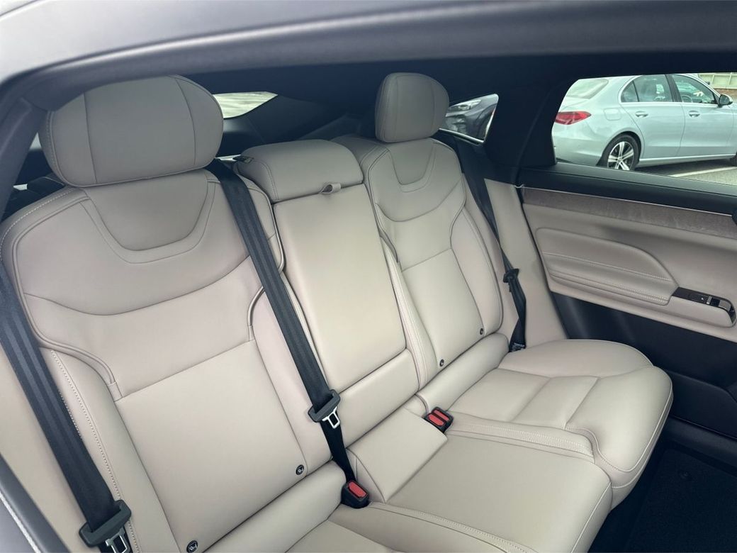 2026 Volvo ES90