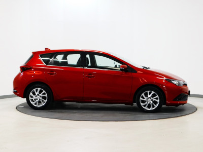 2016 Toyota Auris