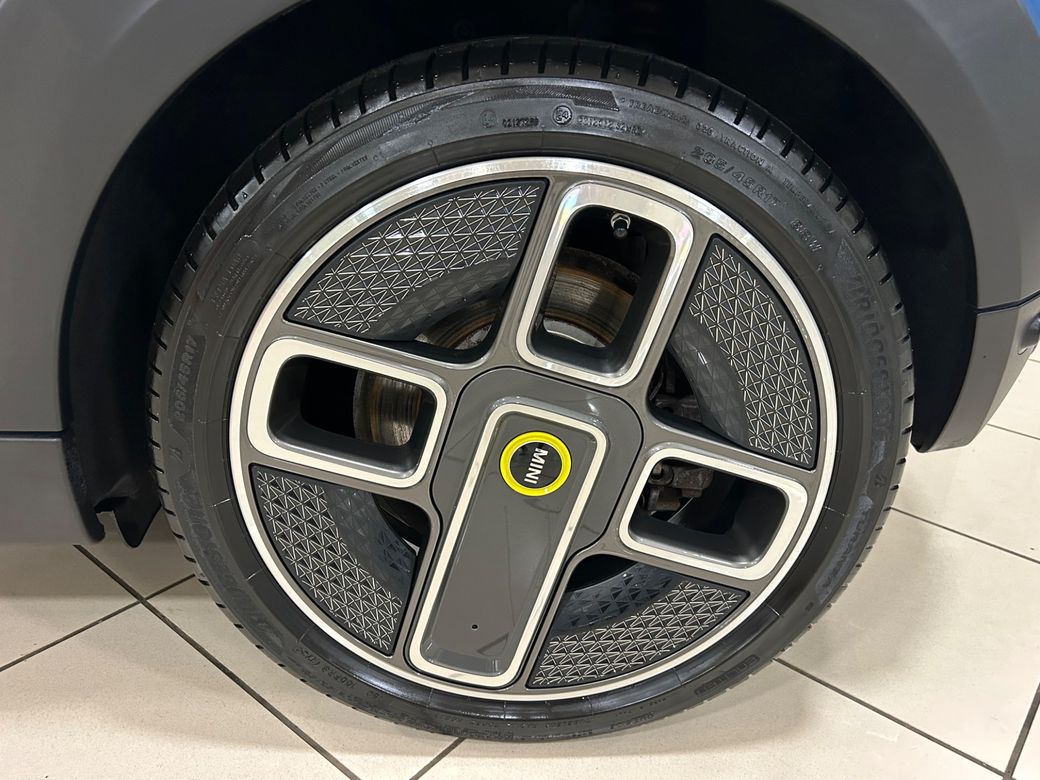 2022 Mini Hatch