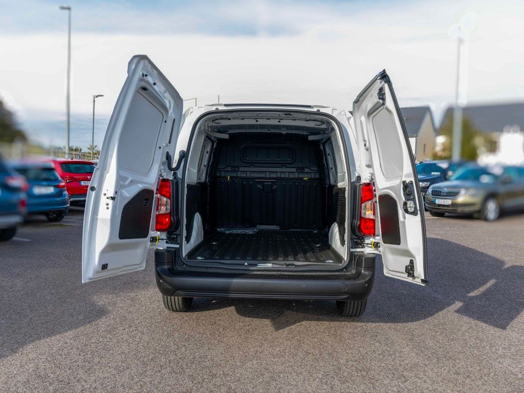 2025 Peugeot Partner