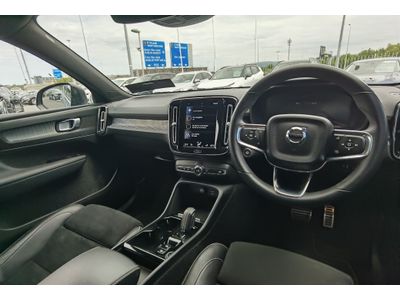 2022 Volvo XC40