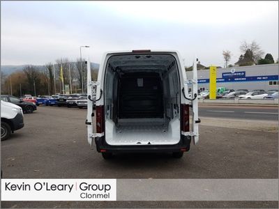 2025 Renault Master