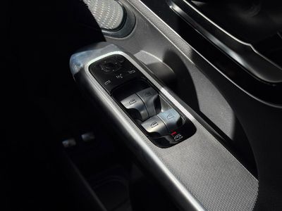 2025 Mercedes-Benz GLC Class