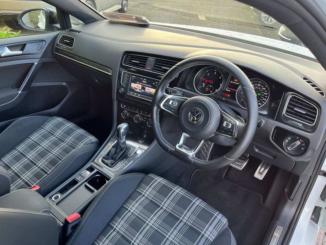 2017 Volkswagen Golf