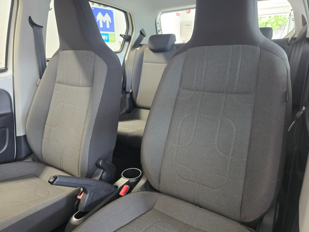 2016 Volkswagen up!