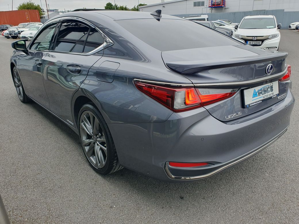 2020 Lexus ES 300h