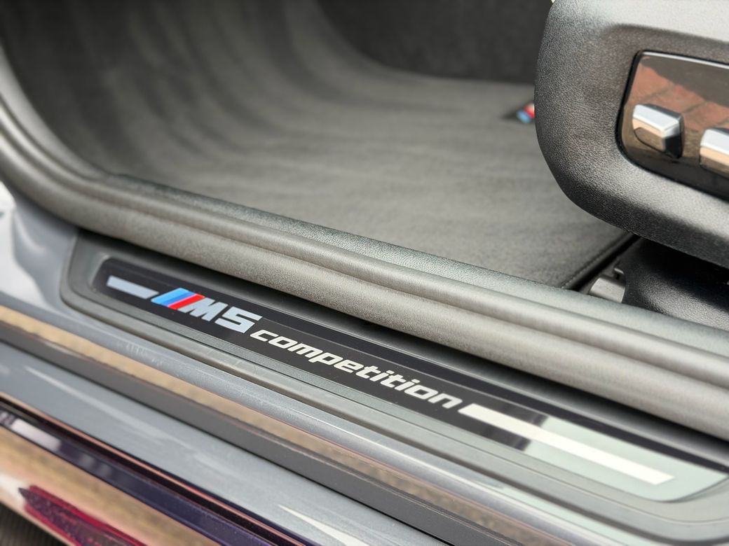 2022 BMW M5