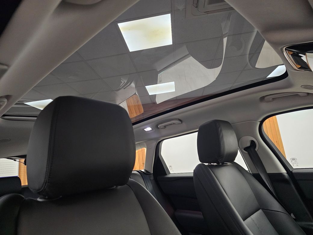 2025 Land Rover Range Rover Velar