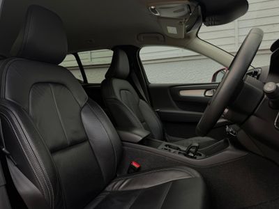 2022 Volvo XC40