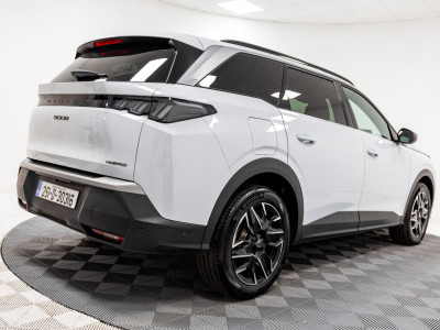 2025 Peugeot 5008