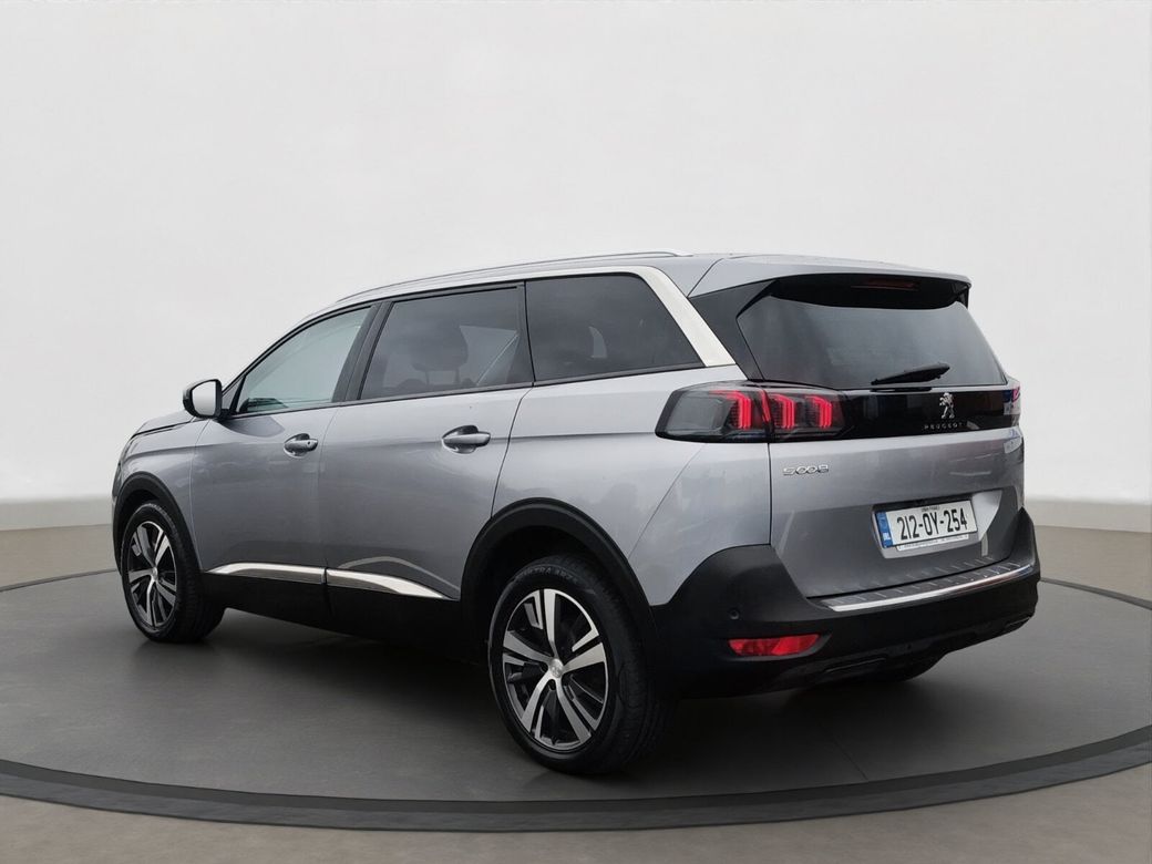2021 Peugeot 5008