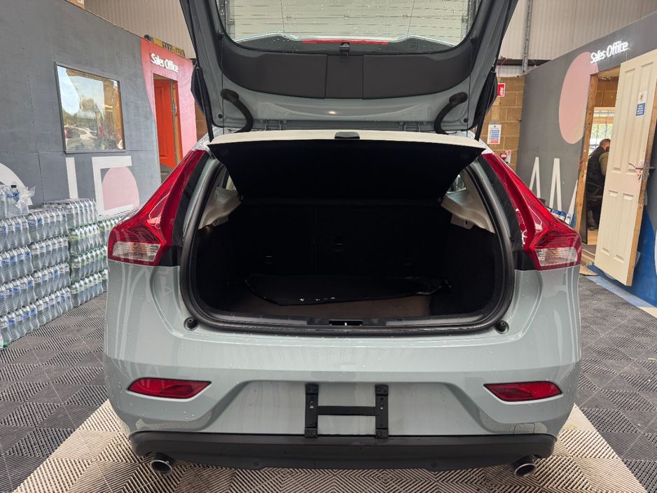 2018 Volvo V40