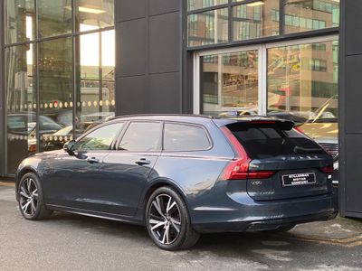 2022 Volvo V90