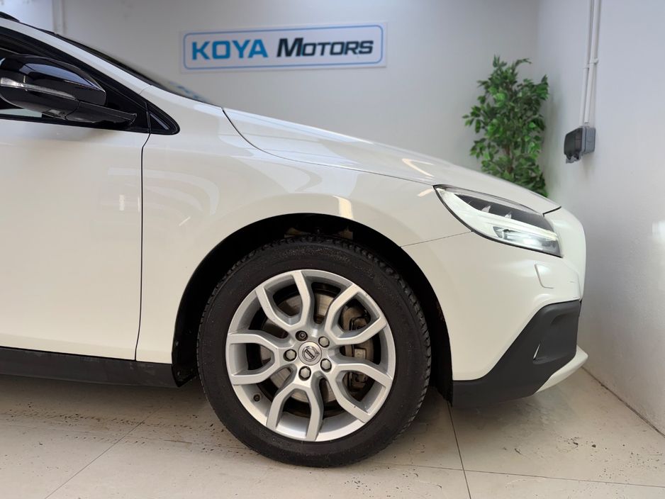 2017 Volvo V40