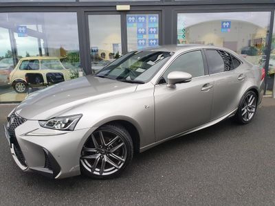 2017 Lexus IS 300h
