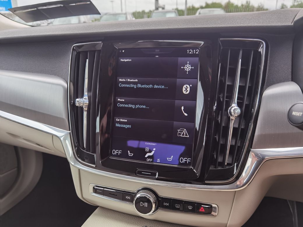 2017 Volvo S90