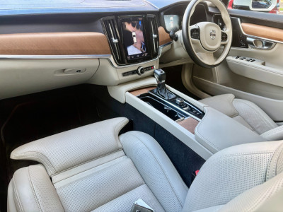 2020 Volvo V90