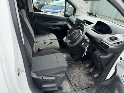 2022 Peugeot Partner