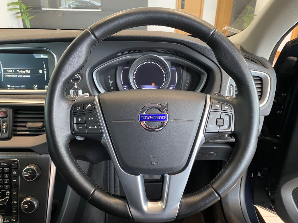 2016 Volvo V40