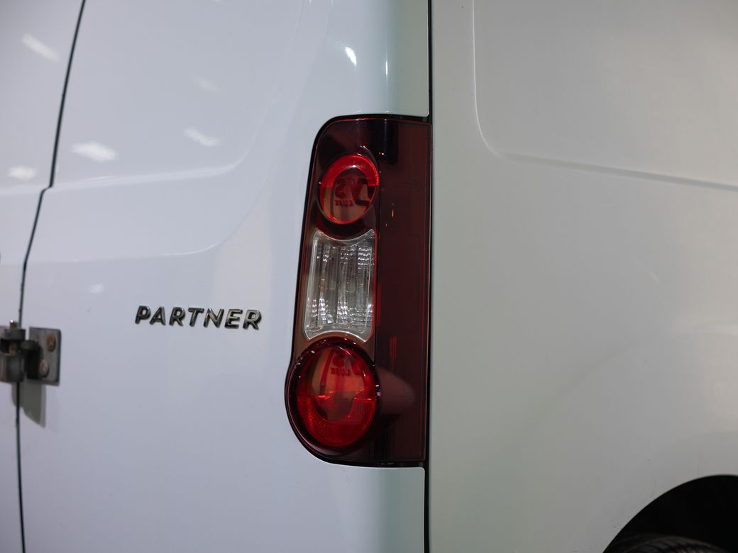 2014 Peugeot Partner