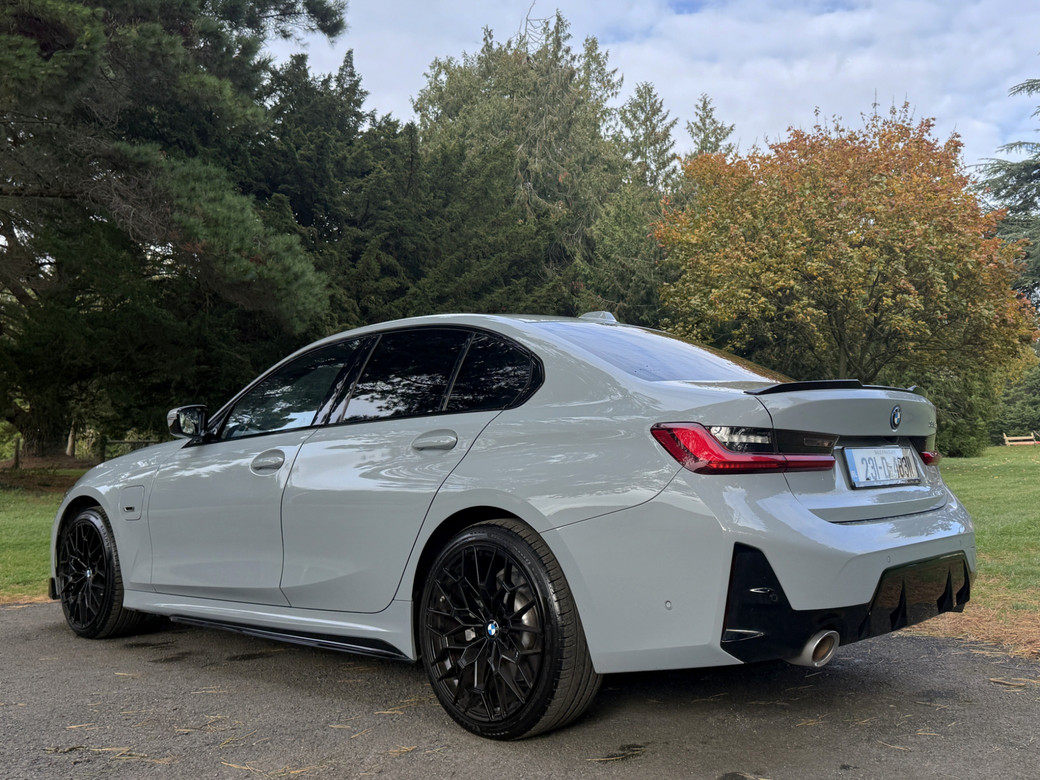 2023 BMW 330
