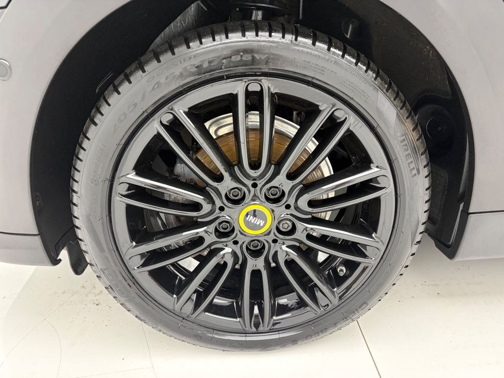 2023 Mini Hatch