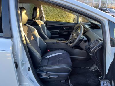 2015 Toyota Prius Alpha