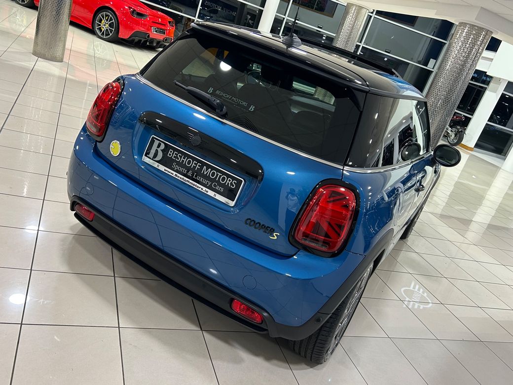 2022 Mini Hatch
