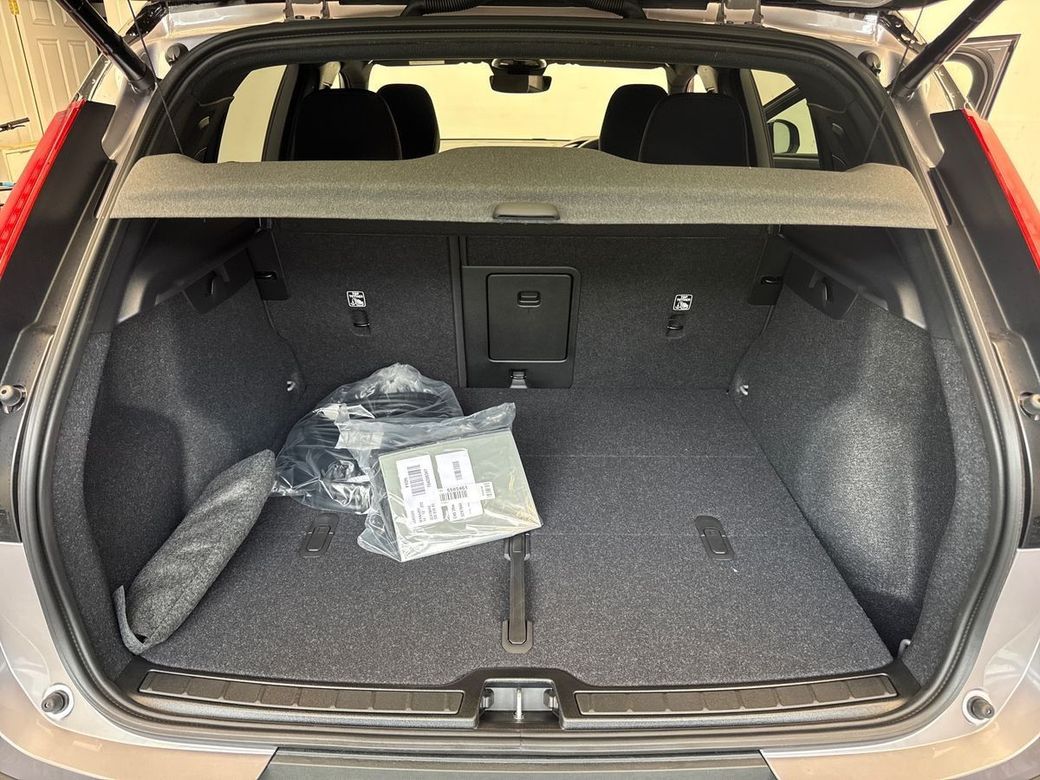 2026 Volvo EX40